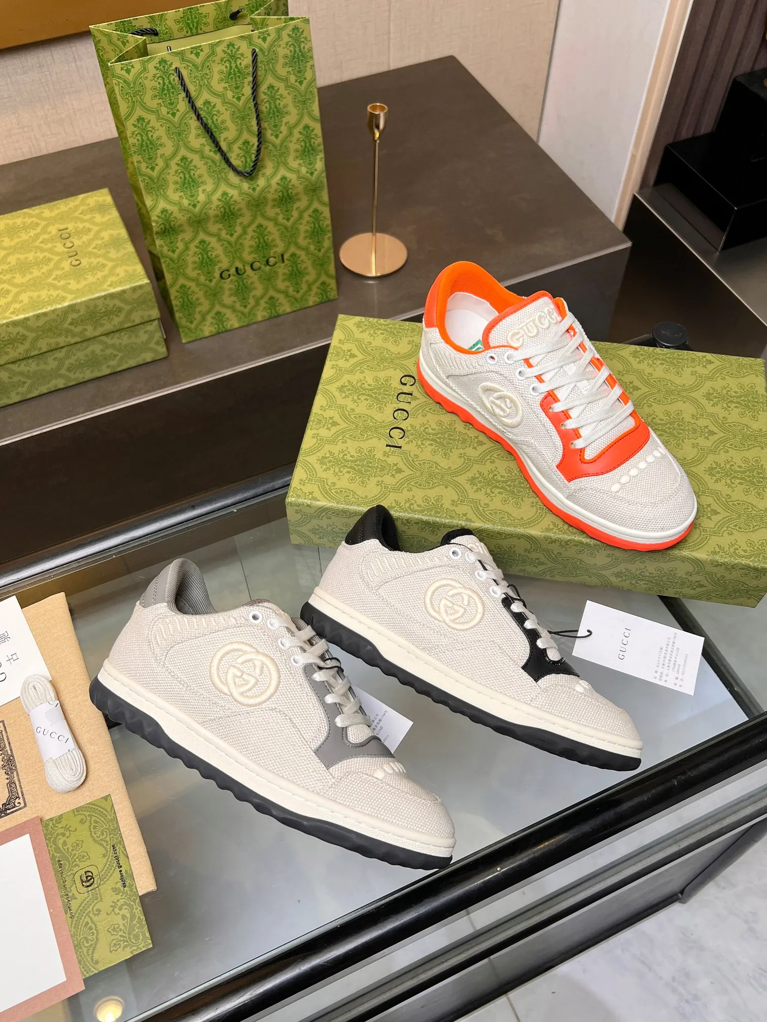 👟👟Ex-factory price 520👟👟 Top version, full styling effect, instant sales of the common practice of soft treading in the market, 💣💣💣Gucci2023 early spring Gucci G home latest hot style MAC80 sports shoes couple style casual retro distressed dirty shoes small dirty shoes small white shoes🌸🌸🌸 original purchase and development Production Gucci MAC80 new hot-selling series. The exquisite and compact interlocking double G logo romantically interprets the aesthetic concept of this series. Made of off-white leather, ▪️Material: original customized imported first-layer cowhide ▪️Inner lining: original customized imported breathable mesh ▪️Outsole: original molded two-color TPU outsole ▪️Sole thickness: 3CM ▪️Size: women's 35-40 / men's 39-45